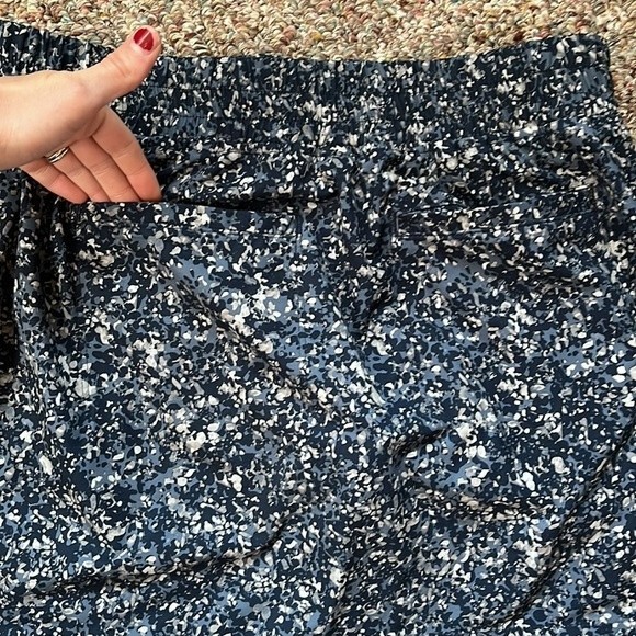 Athleta Farallon Short Size 6 - Picture 5 of 6